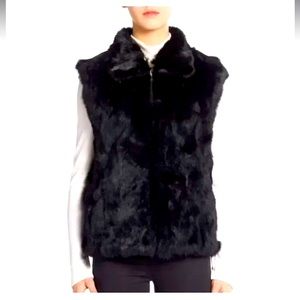 EUC SAKS FIFTH AVE 100% Real rabbit fur vest in black, size 
S/M. Full zipper